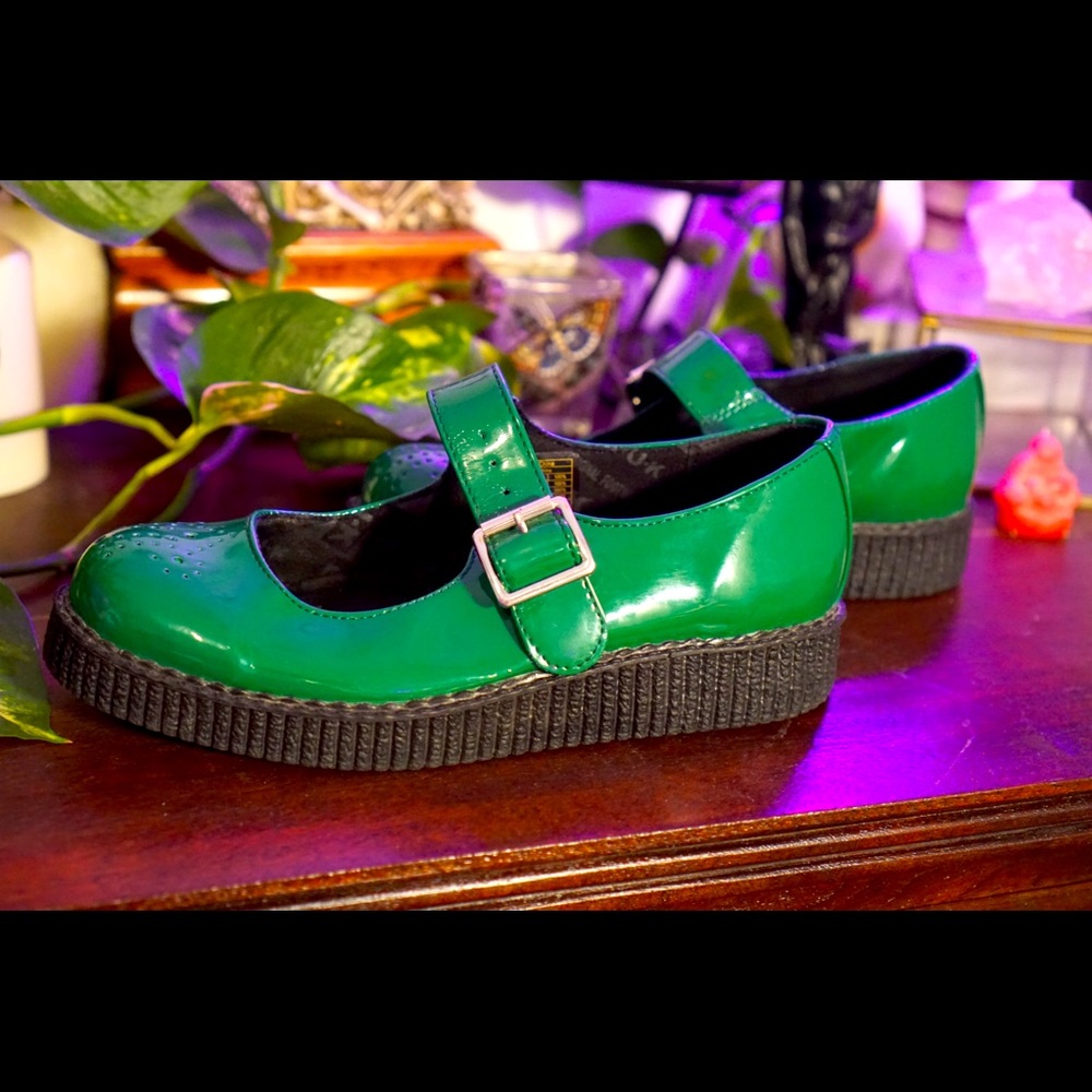 Green tuk maryjanes